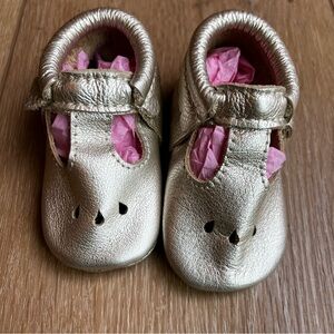 Gold Freshly Picked Moccasins size 4